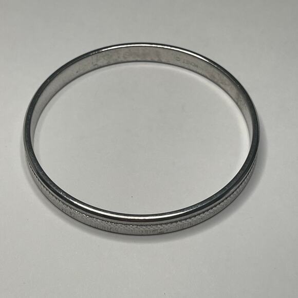 Monet silver tone bangle bracelet simple classic - Picture 1 of 10